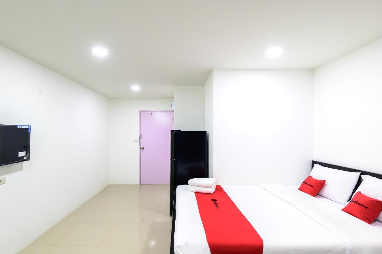 The Living Block Hotel Bangkok Kültér fotó